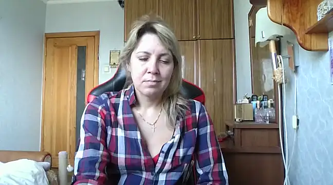 Snapshot of IrinaB1 chatting on February 12, 2025, 10:35 am IrinaB1 online show from February 12, 2025, 10:35 am