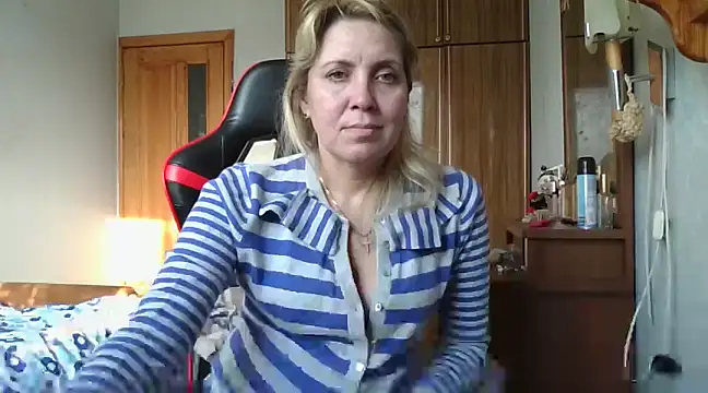 Snapshot of IrinaB1 chatting on February 25, 2025, 1:39 pm IrinaB1 online show from February 25, 2025, 1:39 pm
