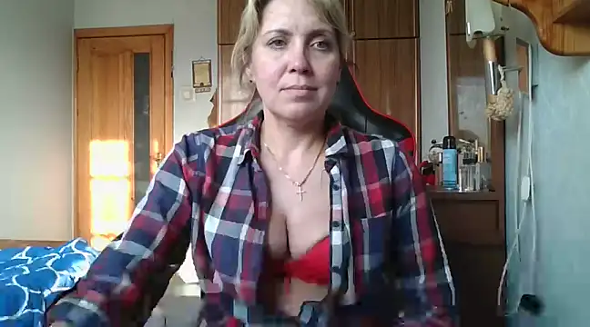 Snapshot of IrinaB1 chatting on February 28, 2025, 1:47 pm IrinaB1 online show from February 28, 2025, 1:47 pm