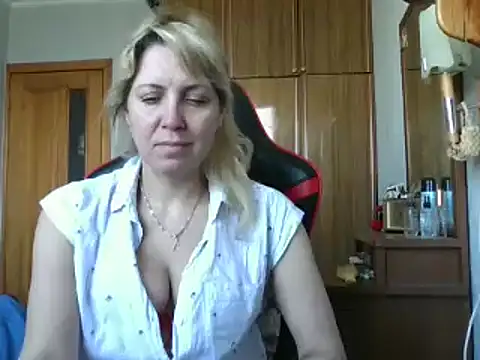 Snapshot of IrinaB1 chatting on March 21, 2025, 7:33 am IrinaB1 online show from March 21, 2025, 7:33 am