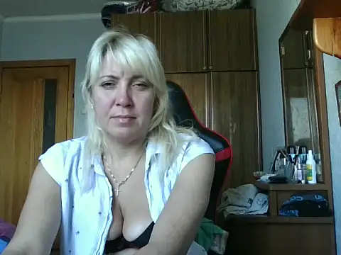Snapshot of IrinaB1 chatting on September 26, 2025, 8:51 am IrinaB1 online show from September 26, 2025, 8:51 am