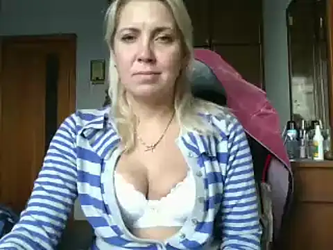 Snapshot of IrinaB1 chatting on October 5, 2025, 5:50 am IrinaB1 online show from October 5, 2025, 5:50 am