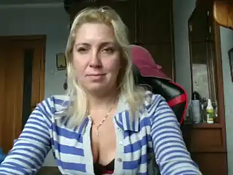 Snapshot of IrinaB1 chatting on October 9, 2025, 7:28 am IrinaB1 online show from October 9, 2025, 7:28 am