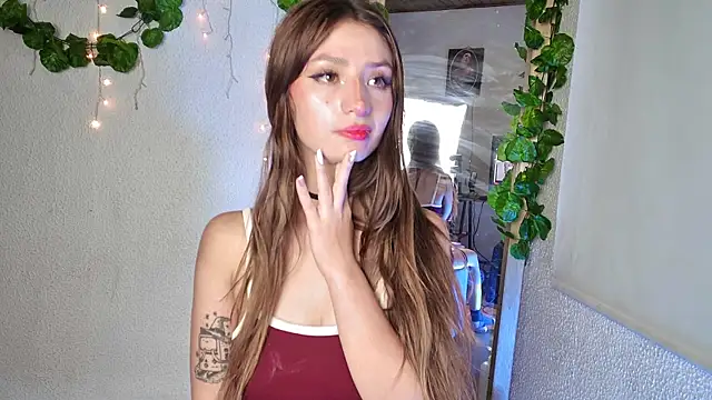 Snapshot of ari_kat chatting on January 14, 2025, 5:51 am ari kat online show from January 14, 2025, 5:51 am