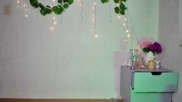 Snapshot of ari_kat chatting on February 4, 2025, 5:21 am ari kat online show from February 4, 2025, 5:21 am