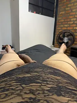 Snapshot of valenthottie chatting on March 15, 2026, 10:05 pm valenthottie online show from March 15, 2026, 10:05 pm