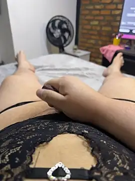 valenthottie online show from July 7, 2026, 8:24 pm