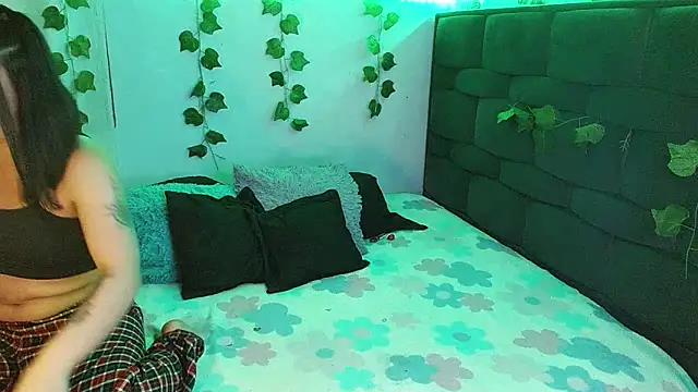 the lesbian game online show from February 5, 2025, 3:45 am