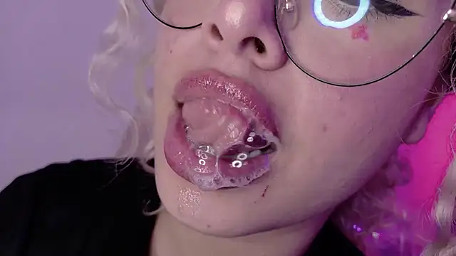 Haelycute online show from June 25, 2026, 5:12 am