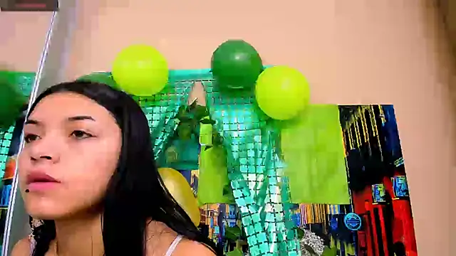 CristalLoren online show from March 17, 2025, 11:42 am