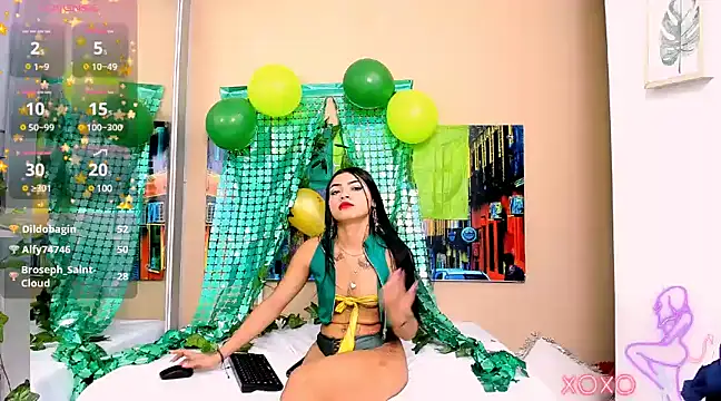 CristalLoren online show from March 17, 2025, 5:49 pm