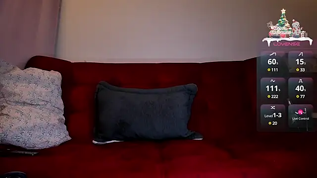 Snapshot of ohpetitemuse chatting on December 15, 2024, 10:47 pm ohpetitemuse online show from December 15, 2024, 10:47 pm