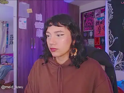 melissahowl online show from November 12, 2025, 12:33 am