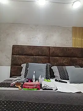 IsisBlake online show from February 9, 2026, 11:03 am