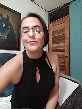 IsisBlake online show from May 6, 2026, 11:43 pm