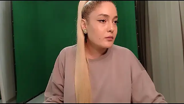Snapshot of HotFireBabe_ chatting on May 5, 2026, 11:02 pm HotFireBabe online show from May 5, 2026, 11:02 pm