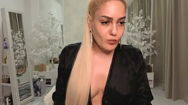 Snapshot of HotFireBabe_ chatting on August 10, 2026, 12:36 am HotFireBabe online show from August 10, 2026, 12:36 am