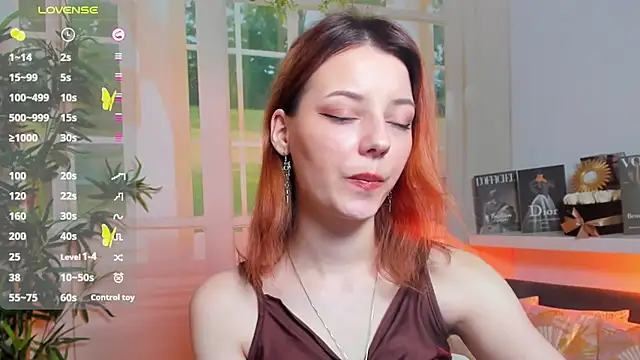 pretty little thing online show from March 11, 2025, 4:10 am