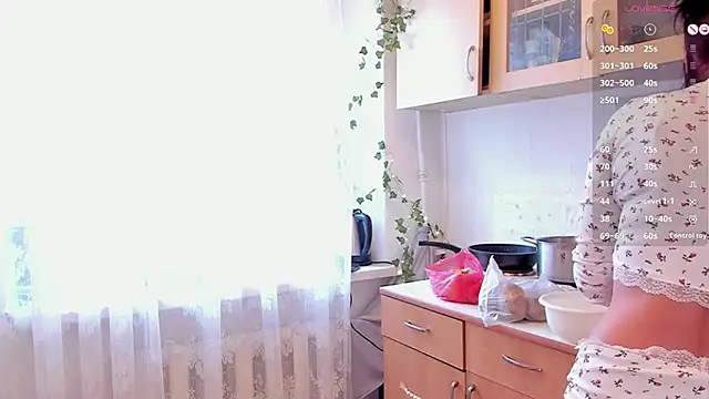 Snapshot of Julia__Frey chatting on November 8, 2025, 5:40 am Julia Frey online show from November 8, 2025, 5:40 am