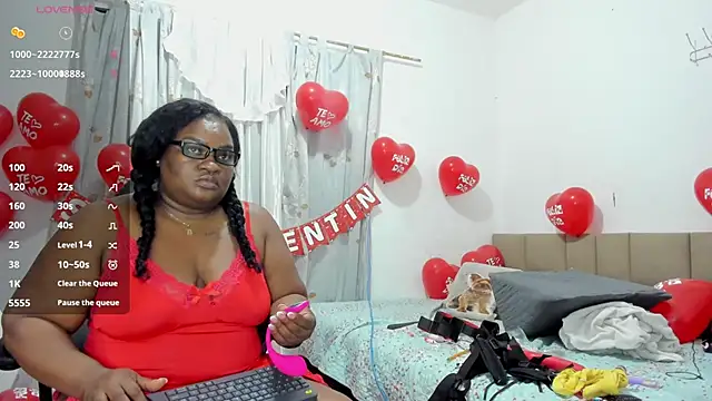 Snapshot of lilybaudyn_ chatting on February 13, 2026, 10:17 pm lilybaudyn online show from February 13, 2026, 10:17 pm