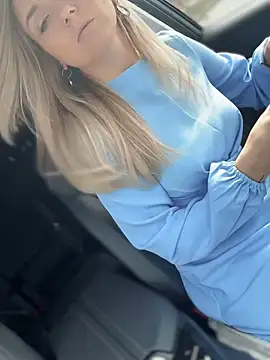 Snapshot of Crazy-Rosa chatting on March 8, 2026, 6:06 am Crazy-Rosa online show from March 8, 2026, 6:06 am