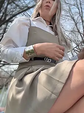 Snapshot of Crazy-Rosa chatting on April 1, 2026, 6:58 am Crazy-Rosa online show from April 1, 2026, 6:58 am