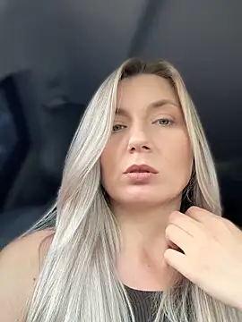 Snapshot of Crazy-Rosa chatting on April 8, 2026, 4:34 am Crazy-Rosa online show from April 8, 2026, 4:34 am