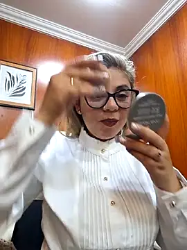 Cata Office-12 online show from September 30, 2025, 4:23 pm