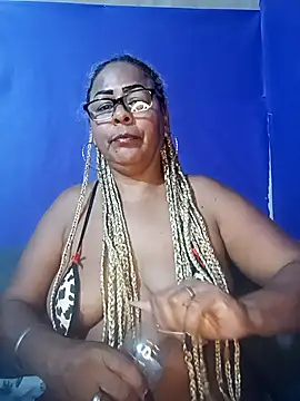 Snapshot of Afroditabichota chatting on October 2, 2025, 12:50 am Afroditabichota online show from October 2, 2025, 12:50 am