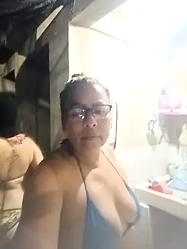 Snapshot of Afroditabichota chatting on October 5, 2025, 2:10 am Afroditabichota online show from October 5, 2025, 2:10 am