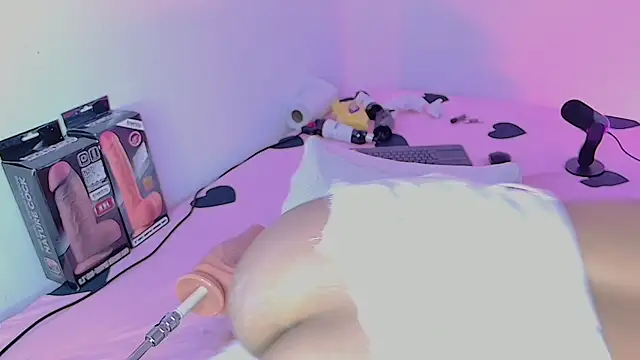 Snapshot of LinayAndValenMVP chatting on February 1, 2025, 12:29 am LinayAndValenMVP online show from February 1, 2025, 12:29 am