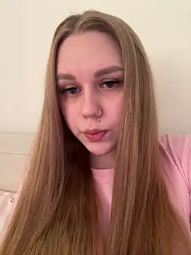 Marylallka5 online show from May 8, 2026, 7:03 am