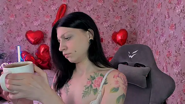 Snapshot of Lolly_Haze chatting on February 11, 2026, 5:34 am Lolly Haze online show from February 11, 2026, 5:34 am