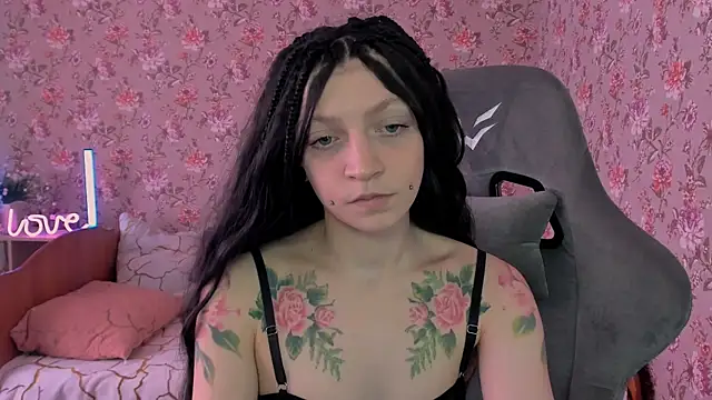 Snapshot of Lolly_Haze chatting on February 24, 2026, 5:27 am Lolly Haze online show from February 24, 2026, 5:27 am