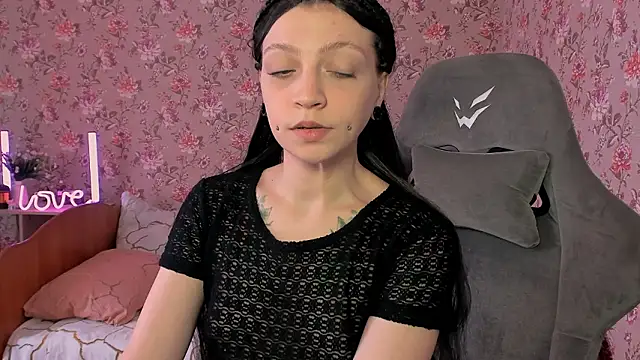 Snapshot of Lolly_Haze chatting on March 8, 2026, 8:29 am Lolly Haze online show from March 8, 2026, 8:29 am