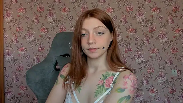 Lolly Haze online show from June 19, 2026, 4:17 am