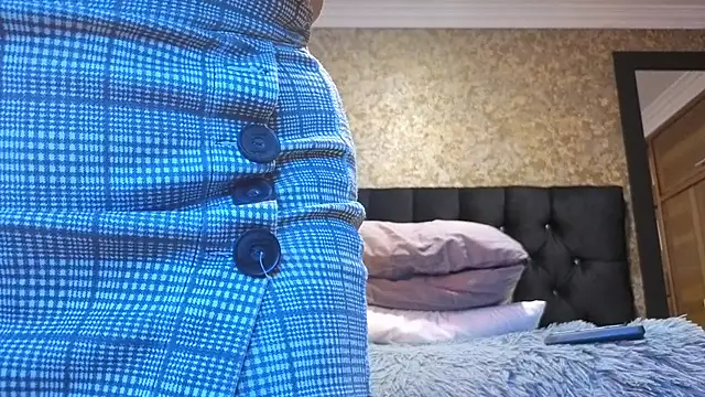 Snapshot of emma_xuee chatting on October 17, 2025, 12:01 am emma xuee online show from October 17, 2025, 12:01 am