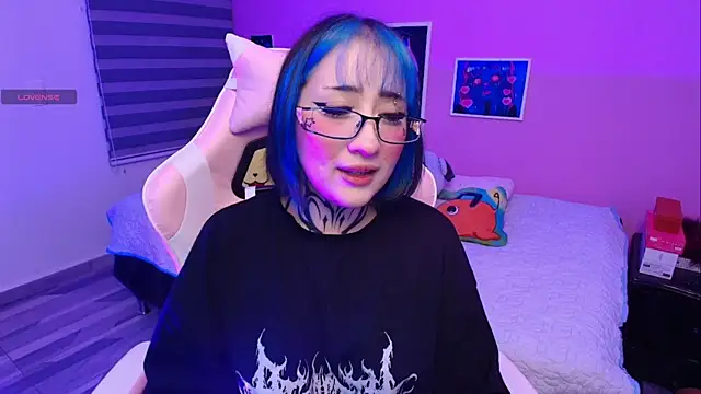 Miwa violet online show from May 2, 2026, 2:38 am