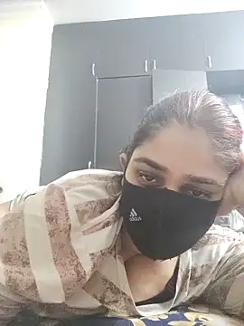 kirti  arora online show from October 6, 2025, 7:17 am