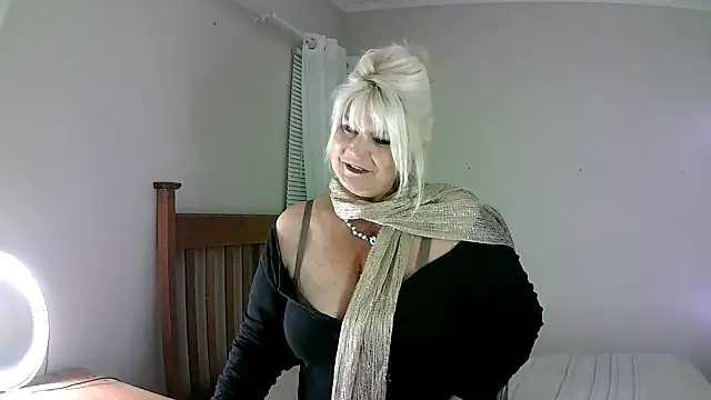 Miahotmilf online show from March 1, 2025, 8:42 pm