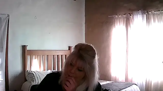Miahotmilf online show from October 12, 2025, 3:11 pm