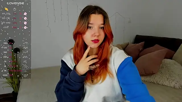 PenelopeOneGrey online show from March 4, 2025, 6:58 am