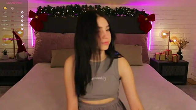 Dina Foxxx online show from December 16, 2024, 1:32 pm
