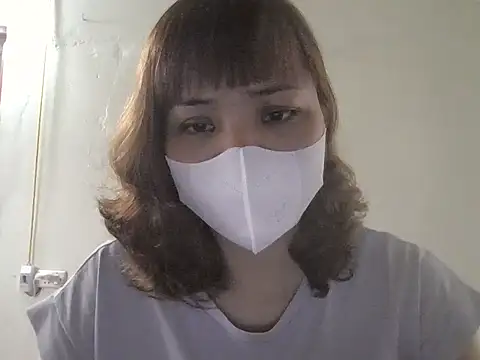 Angela-Eira online show from May 5, 2026, 1:35 am