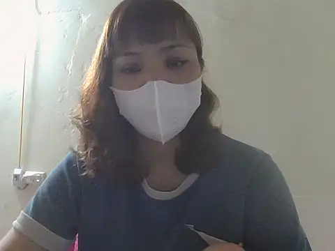 Angela-Eira online show from May 5, 2026, 8:28 pm