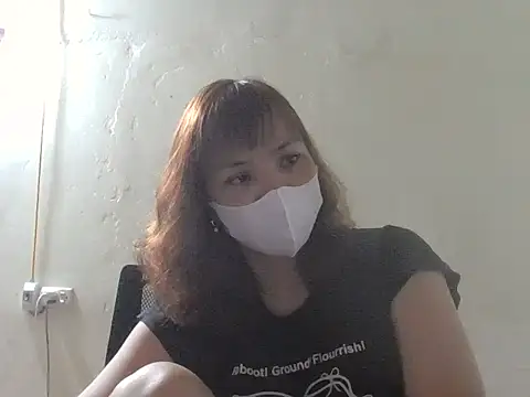 Angela-Eira online show from June 10, 2026, 7:24 pm