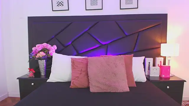 SophieCarther online show from October 4, 2025, 4:21 am