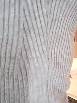 MonicaMoret online show from March 4, 2025, 12:22 pm