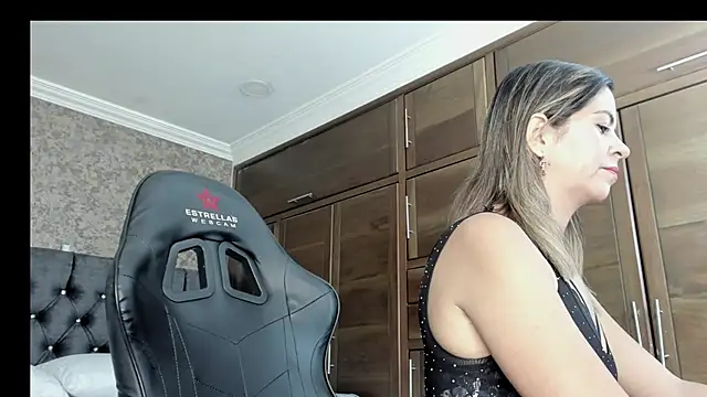 stella xue online show from January 9, 2025, 8:11 pm