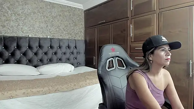 stella xue online show from January 18, 2025, 11:33 pm